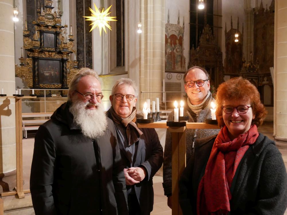 Happy Birthday, Father Goßner - 250 Jahre Goßner. Uwe Wiemann, Tobias Treseler, Dr. Andreas Lange und Cornelia Wentz (von links) feiern den 250. Geburtstag des Missionsgründers Goßner in St. Nicolai (von links).
